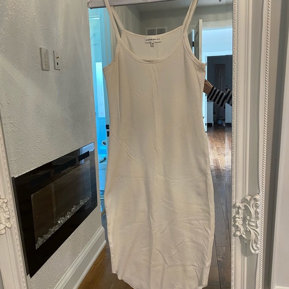 Aritzia Dresses & Skirts - Aritzia dress